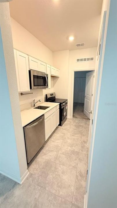 For Rent: $2,400 (3 beds, 2 baths, 2093 Square Feet)