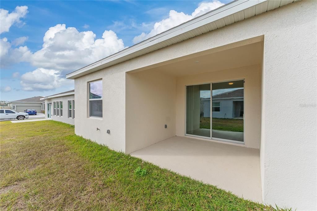 For Rent: $2,400 (3 beds, 2 baths, 2093 Square Feet)