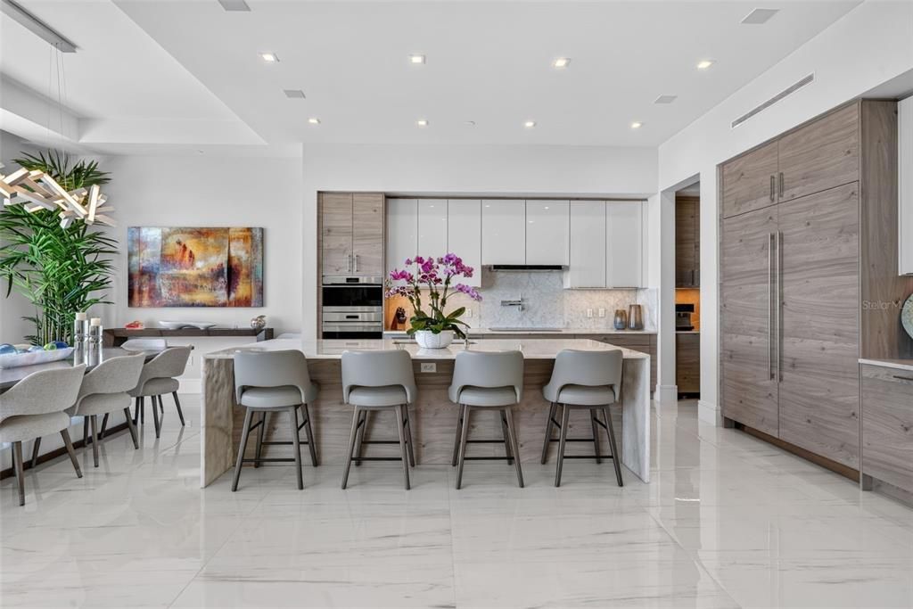 En Venta: $14,450,000 (4 camas, 5 baños, 4855 Pies cuadrados)