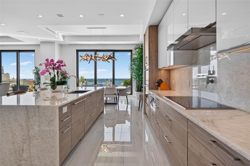 En Venta: $14,450,000 (4 camas, 5 baños, 4855 Pies cuadrados)