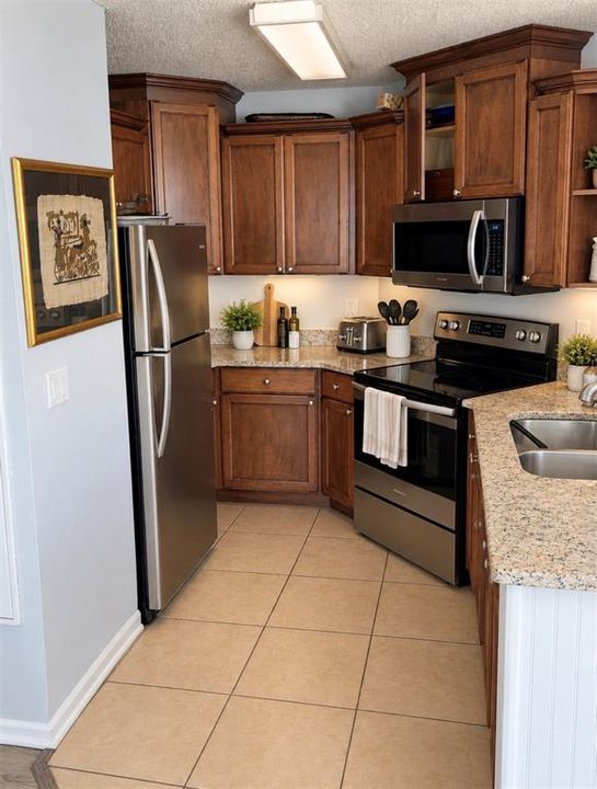 For Rent: $1,595 (2 beds, 1 baths, 851 Square Feet)