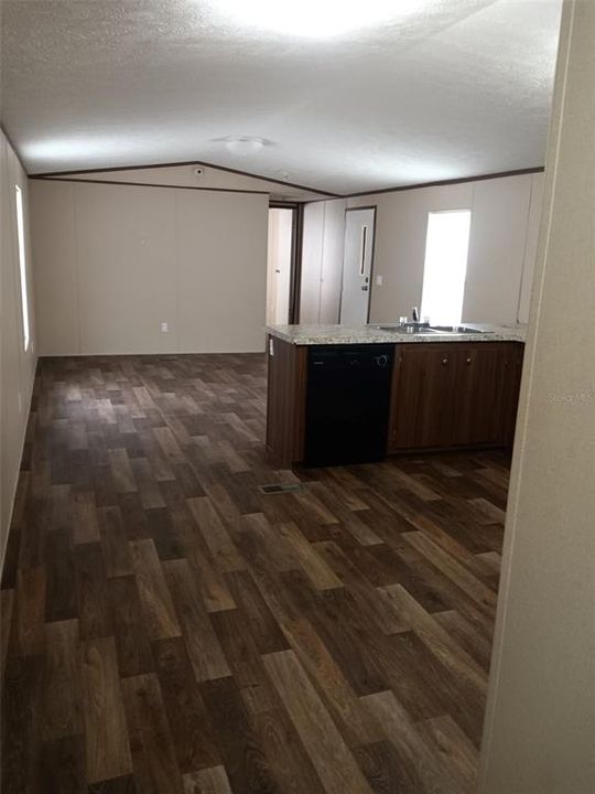 На продажу: $179,000 (2 спален, 2 ванн, 840 Квадратных фут)