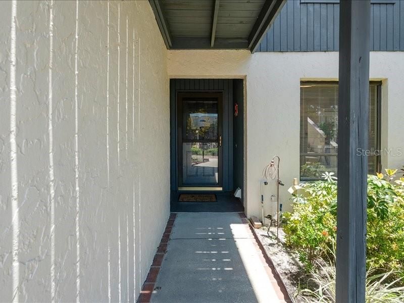 For Rent: $2,400 (2 beds, 2 baths, 1400 Square Feet)