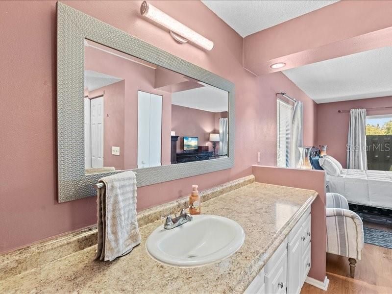 For Rent: $2,400 (2 beds, 2 baths, 1400 Square Feet)