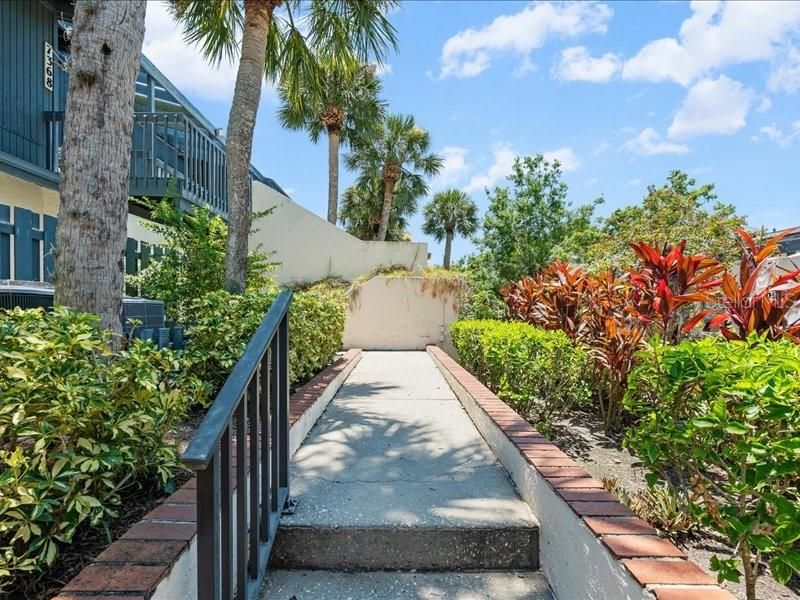 For Rent: $2,400 (2 beds, 2 baths, 1400 Square Feet)