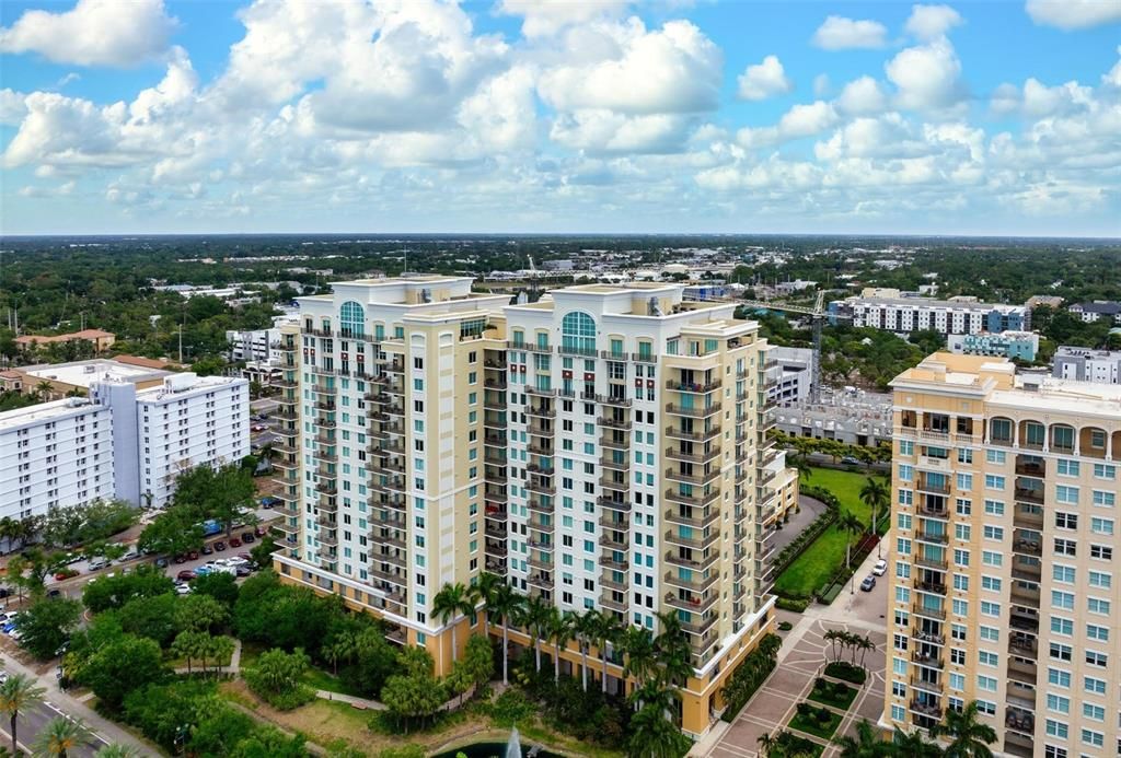 待售: $420,000 (1 贝兹, 1 浴室, 1070 平方英尺)