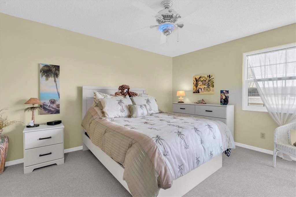 For Sale: $179,900 (2 beds, 1 baths, 720 Square Feet)