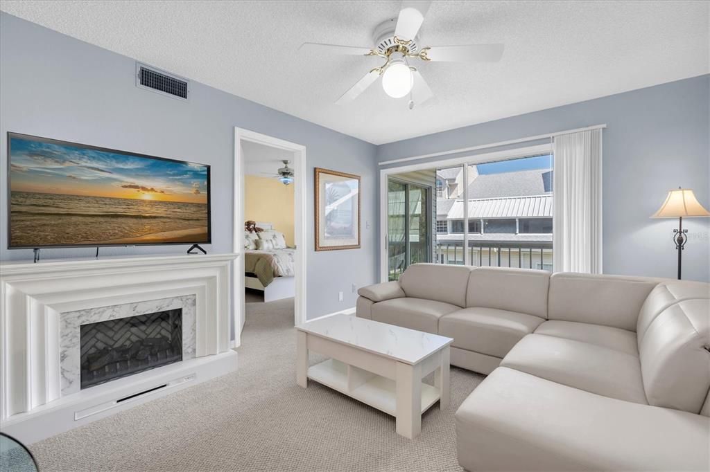 For Sale: $179,900 (2 beds, 1 baths, 720 Square Feet)