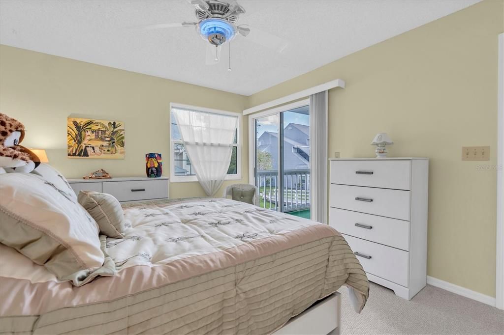 For Sale: $179,900 (2 beds, 1 baths, 720 Square Feet)