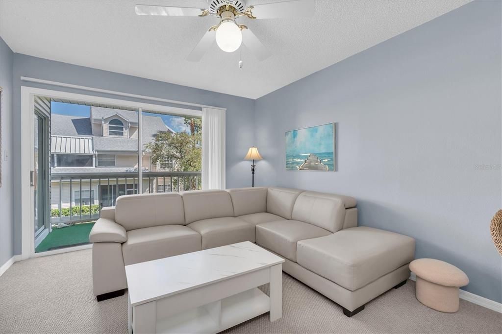 For Sale: $179,900 (2 beds, 1 baths, 720 Square Feet)