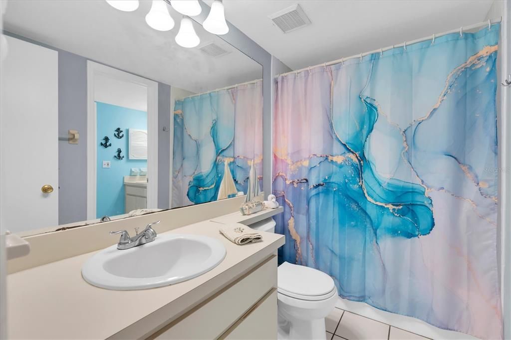 For Sale: $179,900 (2 beds, 1 baths, 720 Square Feet)
