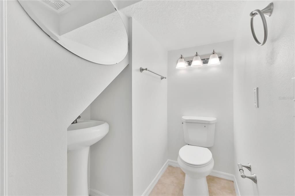 На продажу: $274,900 (3 спален, 2 ванн, 1423 Квадратных фут)