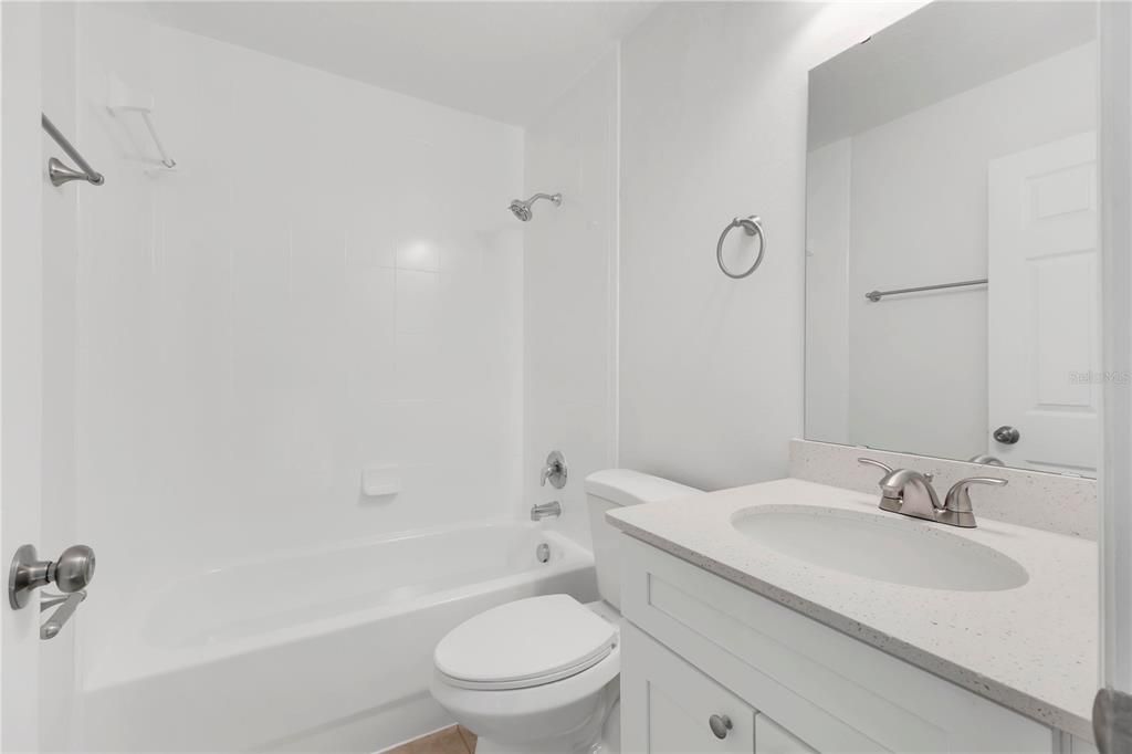 На продажу: $274,900 (3 спален, 2 ванн, 1423 Квадратных фут)