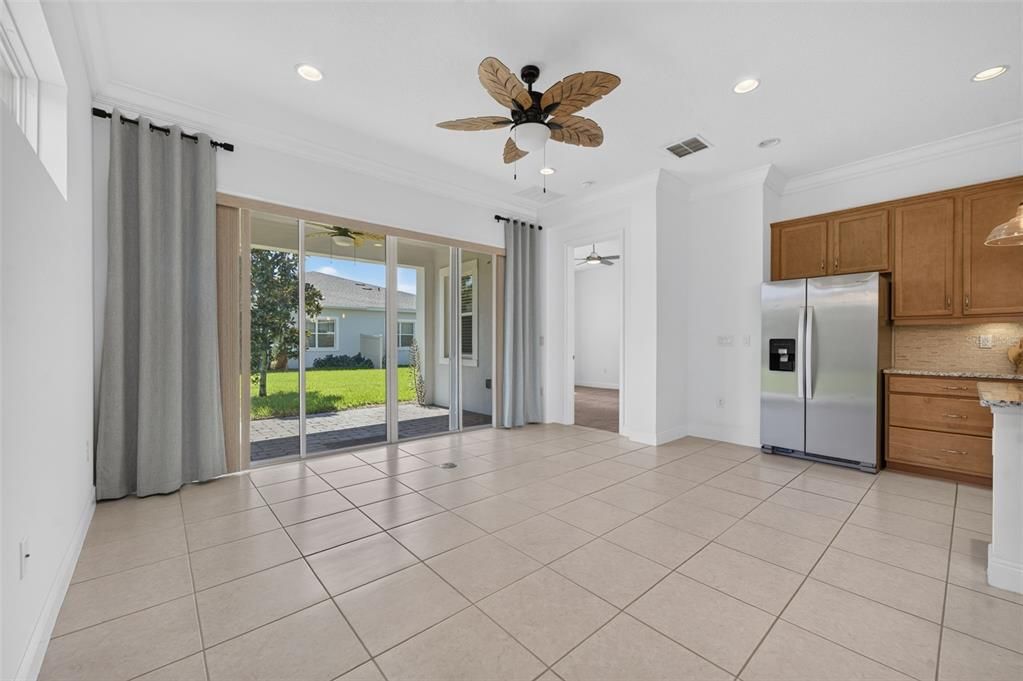 For Sale: $289,900 (2 beds, 2 baths, 1464 Square Feet)