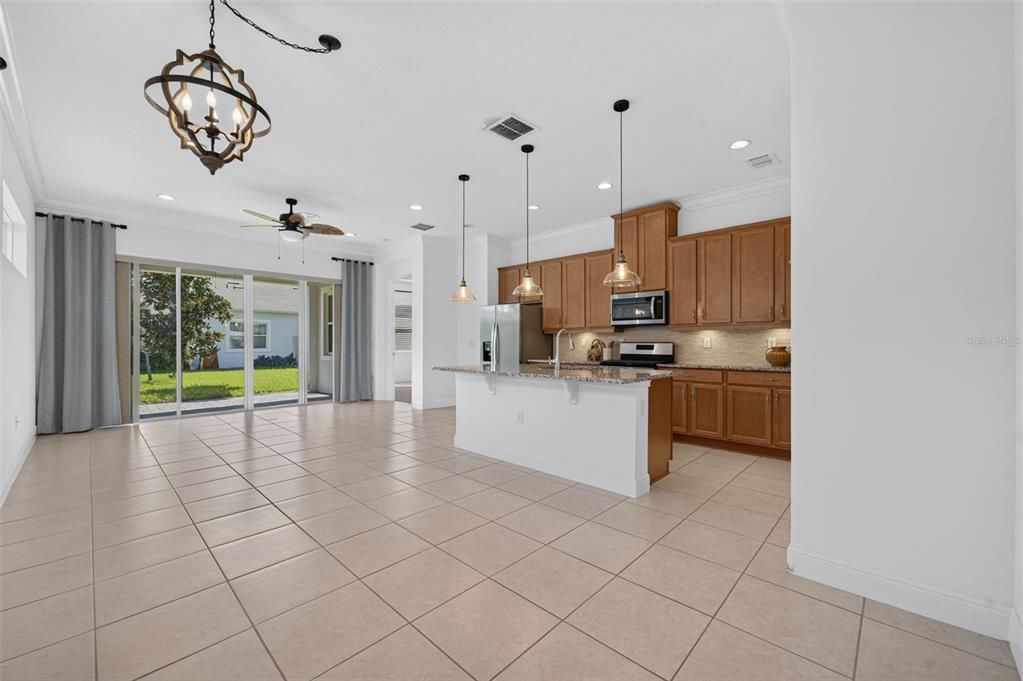 For Sale: $289,900 (2 beds, 2 baths, 1464 Square Feet)