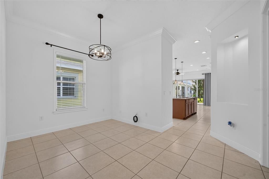 For Sale: $289,900 (2 beds, 2 baths, 1464 Square Feet)