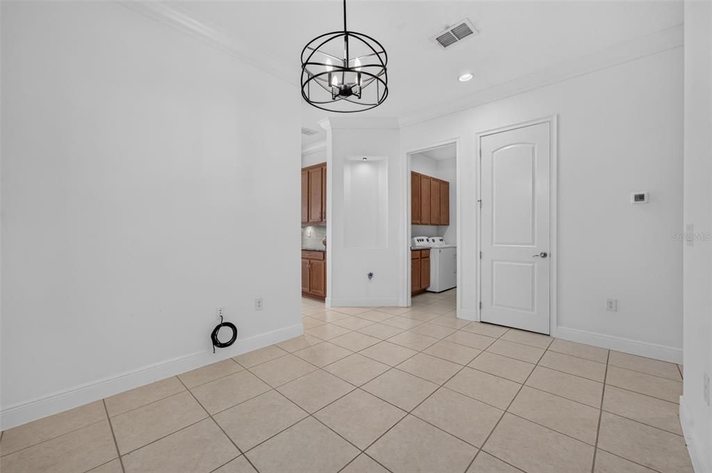 For Sale: $289,900 (2 beds, 2 baths, 1464 Square Feet)