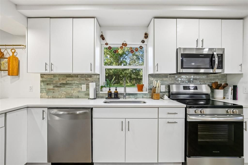 En Venta: $549,999 (3 camas, 2 baños, 1950 Pies cuadrados)