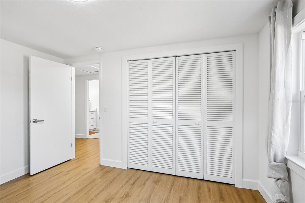 En Venta: $549,999 (3 camas, 2 baños, 1950 Pies cuadrados)