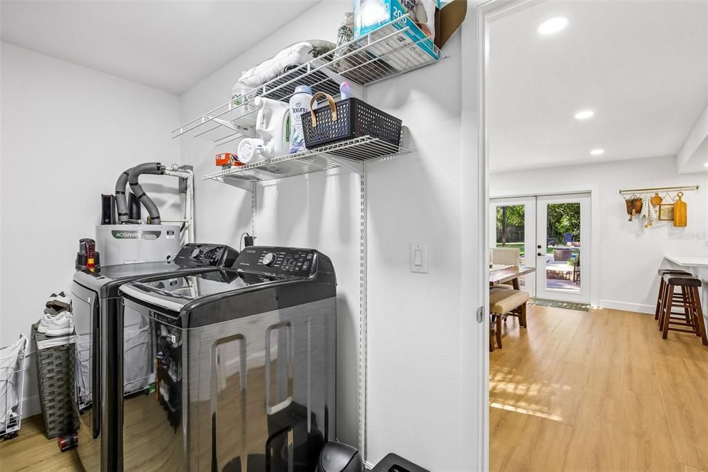 En Venta: $549,999 (3 camas, 2 baños, 1950 Pies cuadrados)