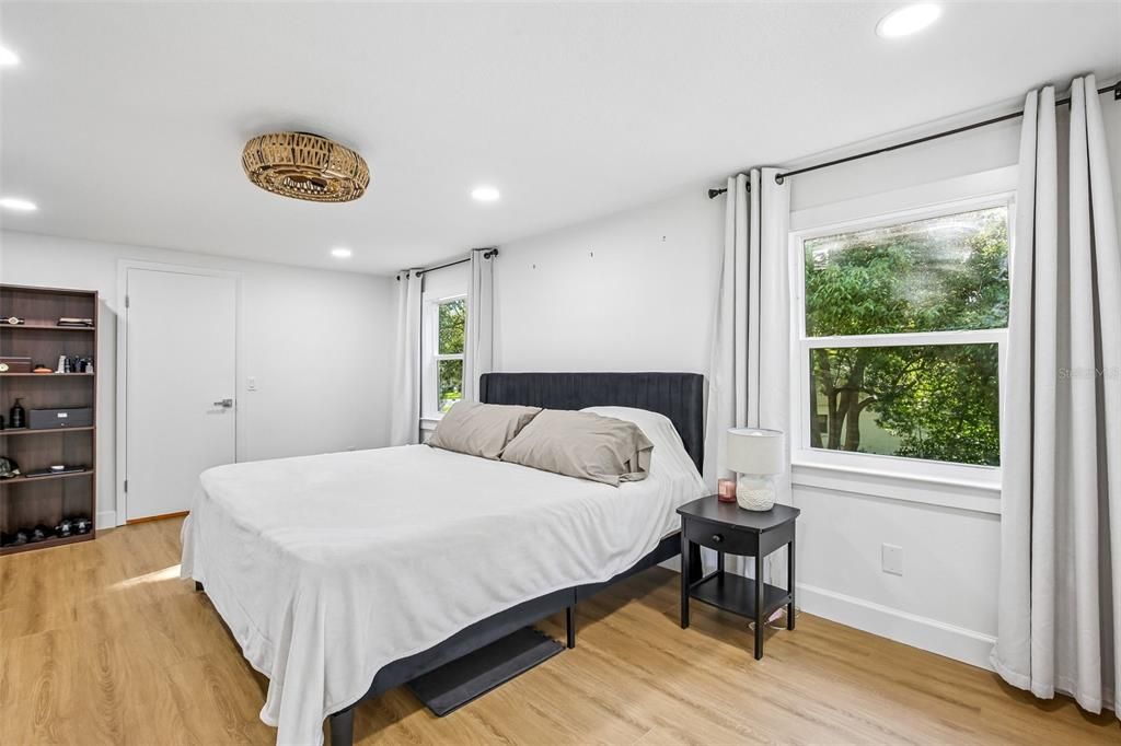En Venta: $549,999 (3 camas, 2 baños, 1950 Pies cuadrados)