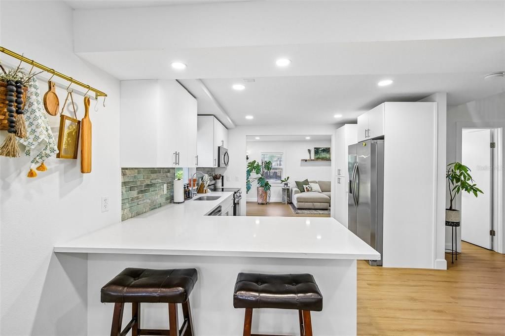 En Venta: $549,999 (3 camas, 2 baños, 1950 Pies cuadrados)