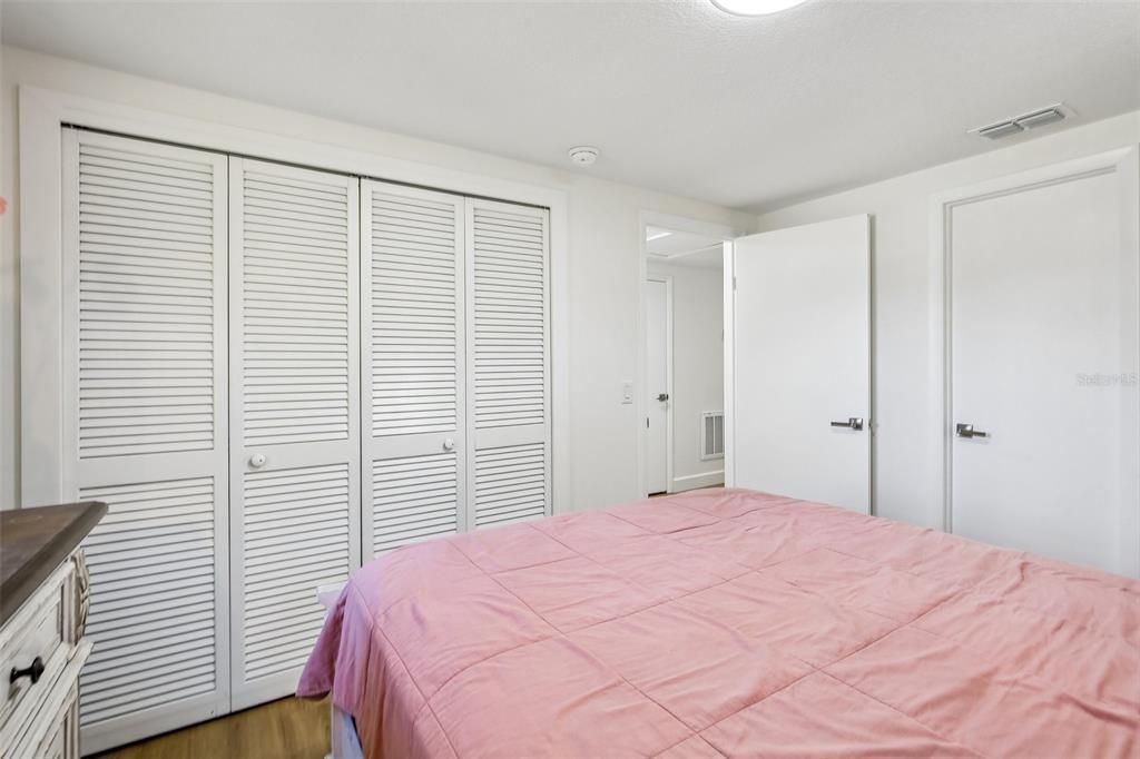 En Venta: $549,999 (3 camas, 2 baños, 1950 Pies cuadrados)