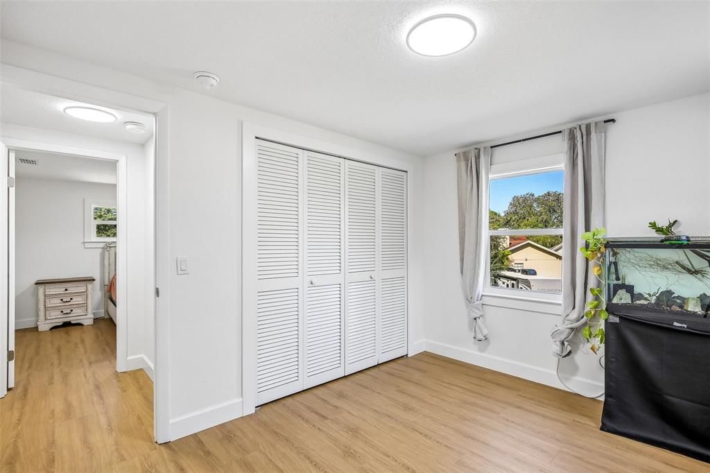 En Venta: $549,999 (3 camas, 2 baños, 1950 Pies cuadrados)