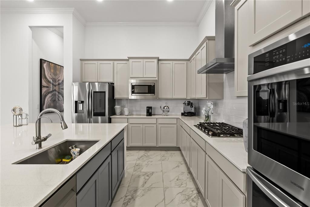 На продажу: $1,895,000 (6 спален, 5 ванн, 5247 Квадратных фут)
