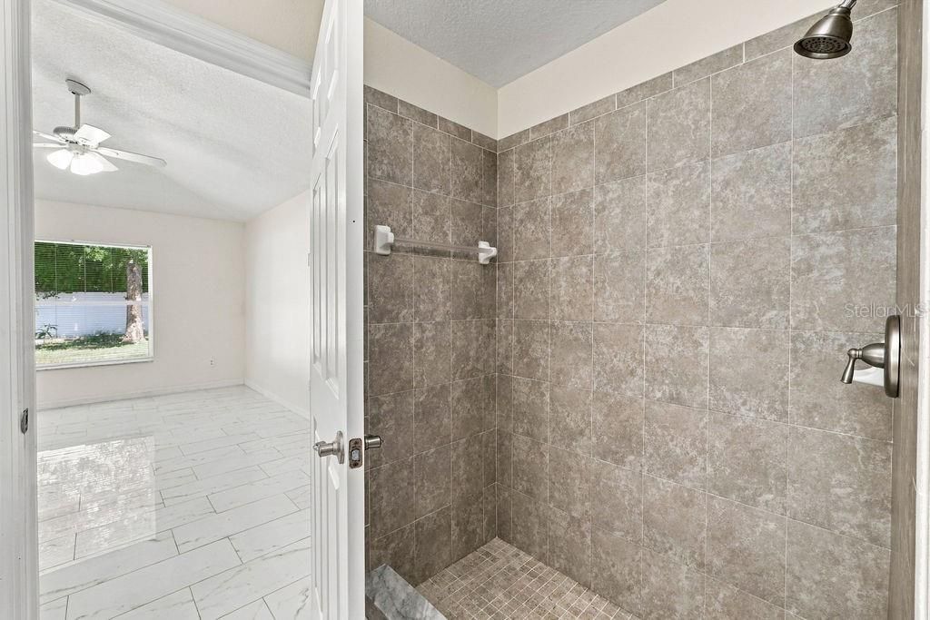 В аренду: $2,300 (3 спален, 2 ванн, 1504 Квадратных фут)