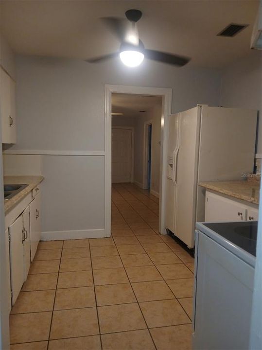 В аренду: $2,350 (3 спален, 2 ванн, 1058 Квадратных фут)