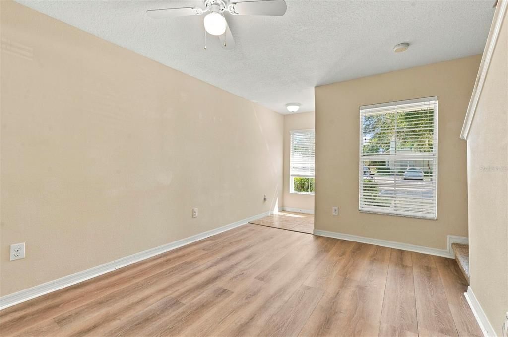 En Venta: $229,900 (2 camas, 2 baños, 1501 Pies cuadrados)