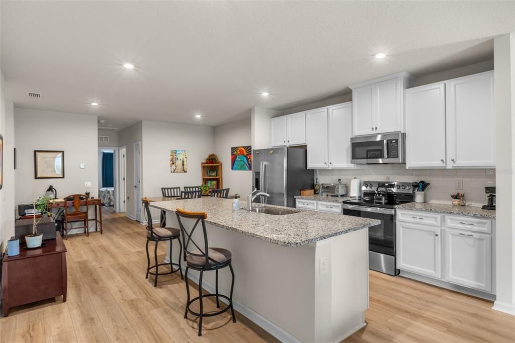 En Venta: $278,000 (3 camas, 2 baños, 1496 Pies cuadrados)