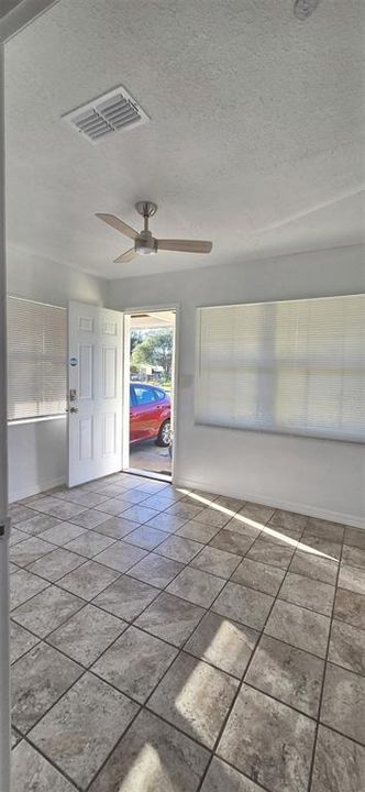 En Renta: $1,995 (4 camas, 2 baños, 1830 Pies cuadrados)
