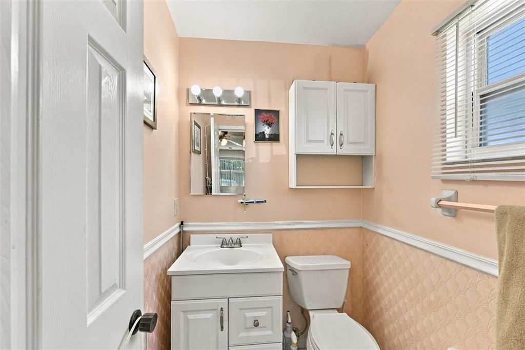 На продажу: $425,000 (4 спален, 2 ванн, 1456 Квадратных фут)