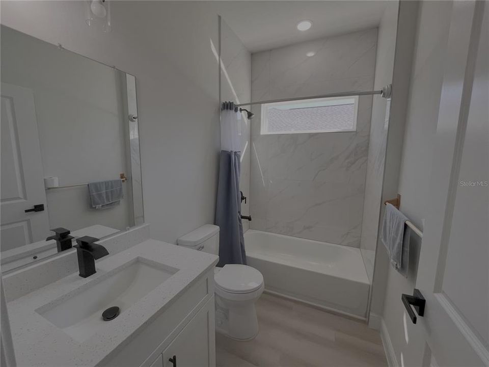 В аренду: $2,000 (4 спален, 2 ванн, 1850 Квадратных фут)