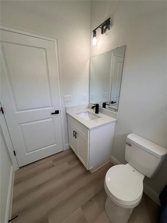 В аренду: $2,000 (4 спален, 2 ванн, 1850 Квадратных фут)