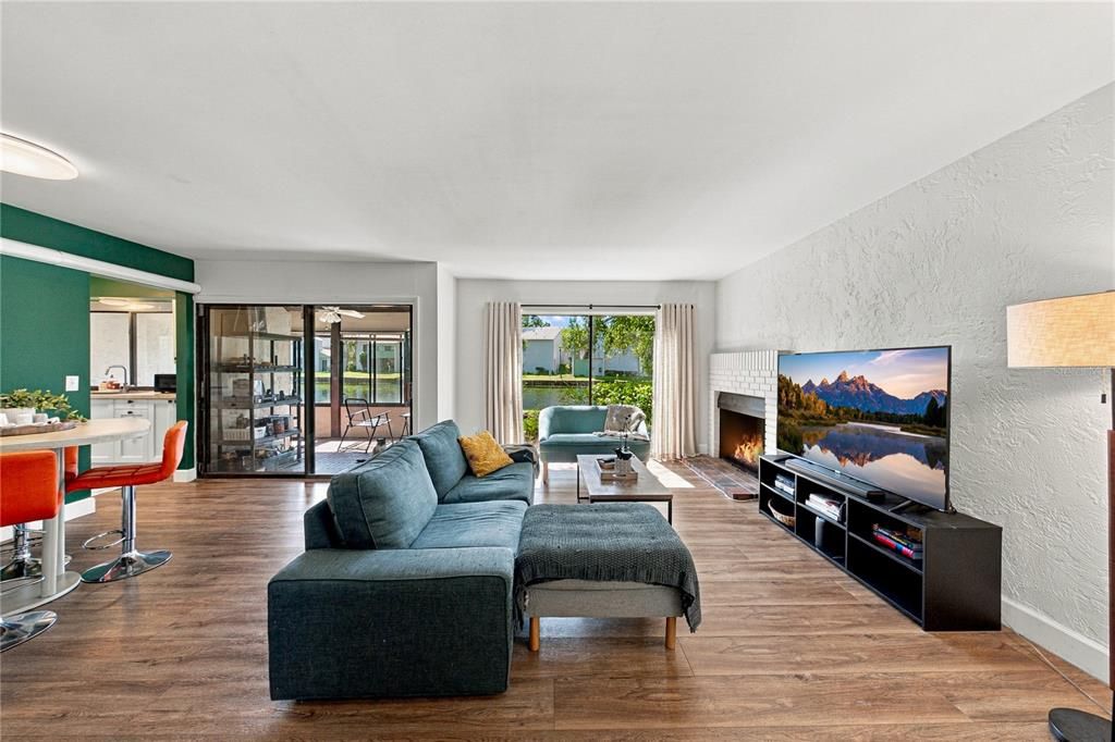 En Venta: $229,900 (3 camas, 2 baños, 1374 Pies cuadrados)