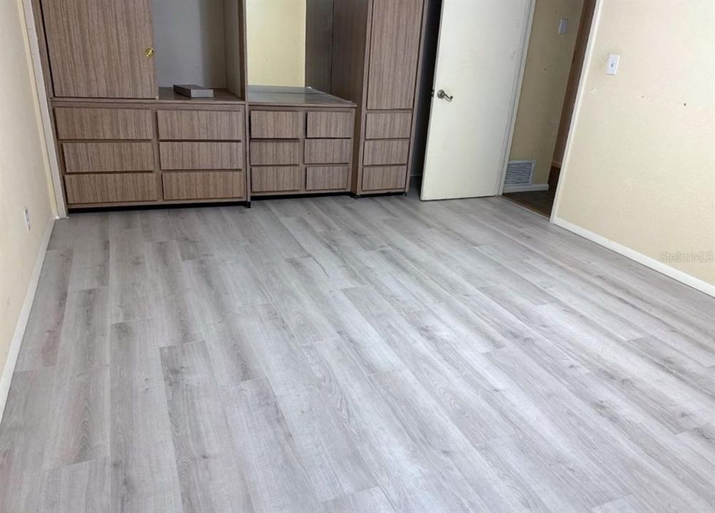 For Rent: $3,880 (5 beds, 3 baths, 4000 Square Feet)