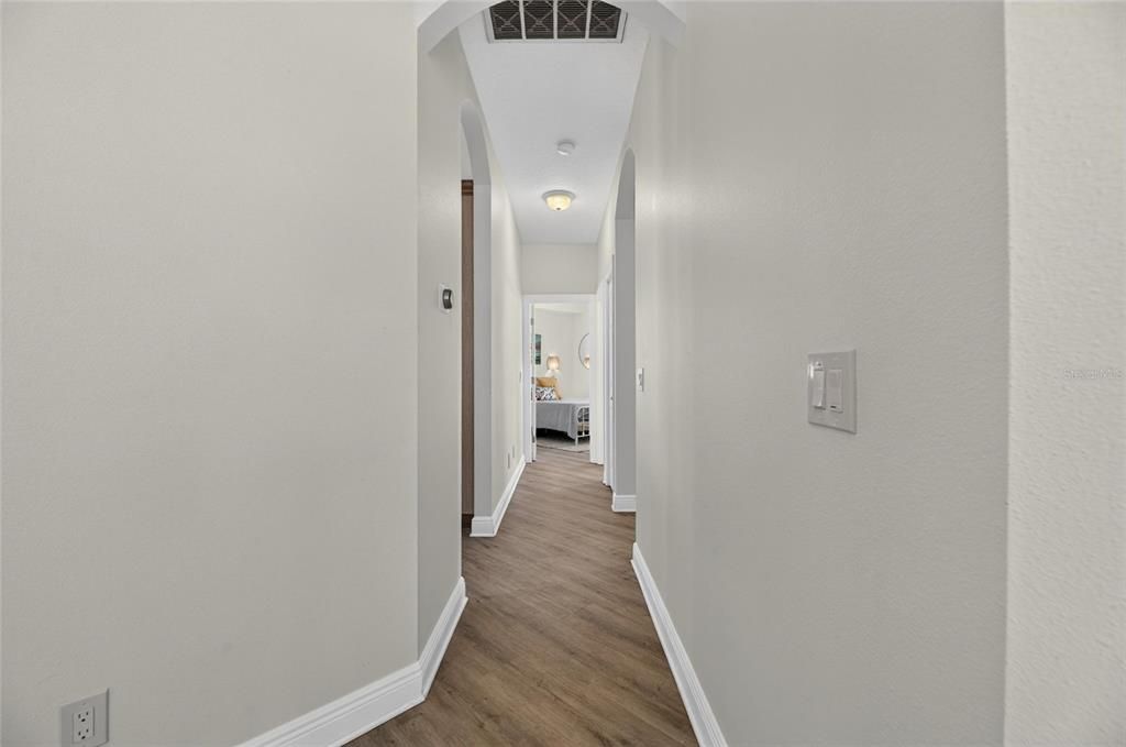 En Venta: $1,149,000 (4 camas, 2 baños, 2565 Pies cuadrados)