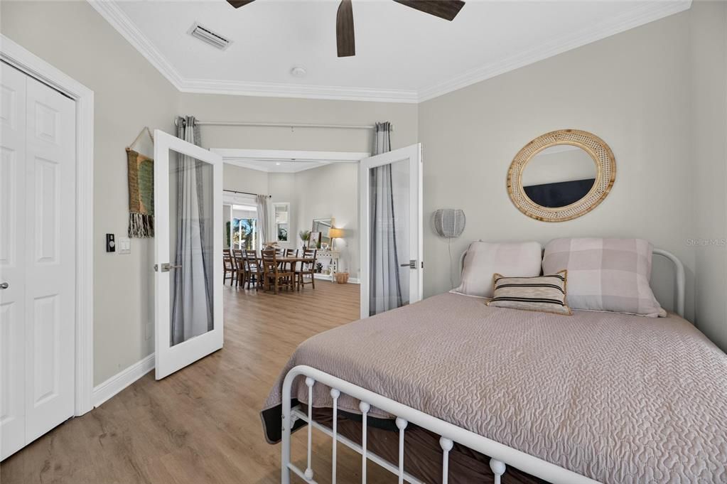 En Venta: $1,149,000 (4 camas, 2 baños, 2565 Pies cuadrados)