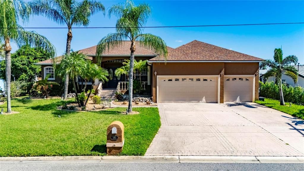 En Venta: $1,149,000 (4 camas, 2 baños, 2565 Pies cuadrados)