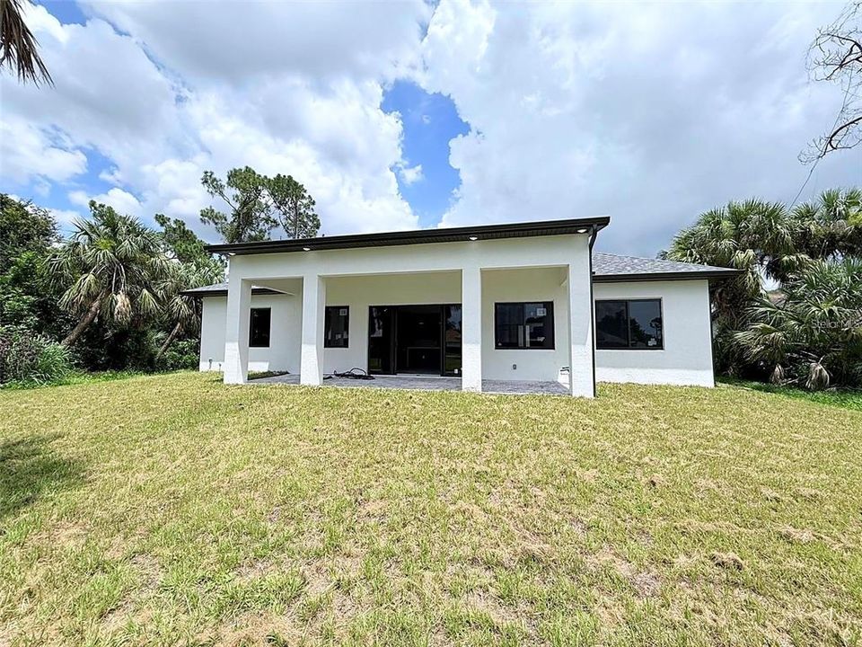For Rent: $2,400 (4 beds, 3 baths, 2158 Square Feet)