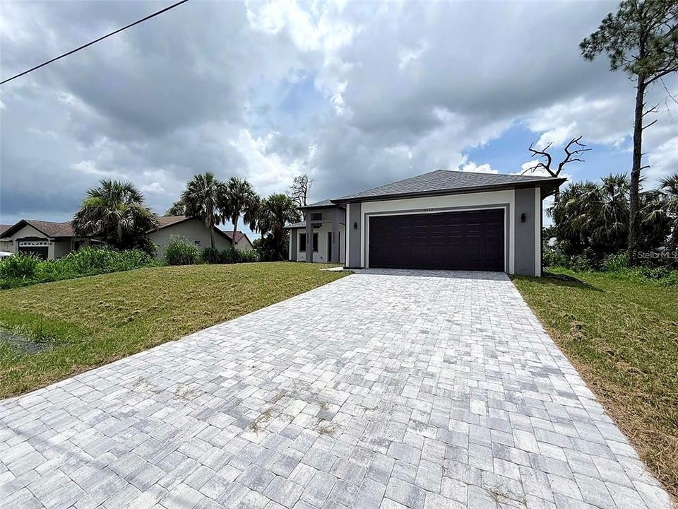 For Rent: $2,400 (4 beds, 3 baths, 2158 Square Feet)