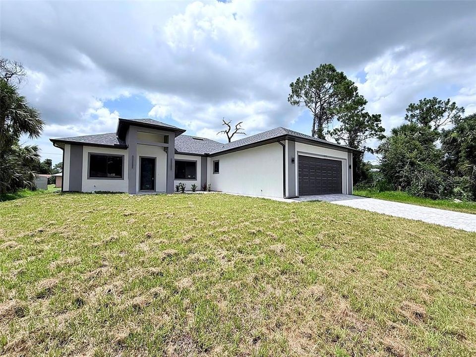 For Rent: $2,400 (4 beds, 3 baths, 2158 Square Feet)