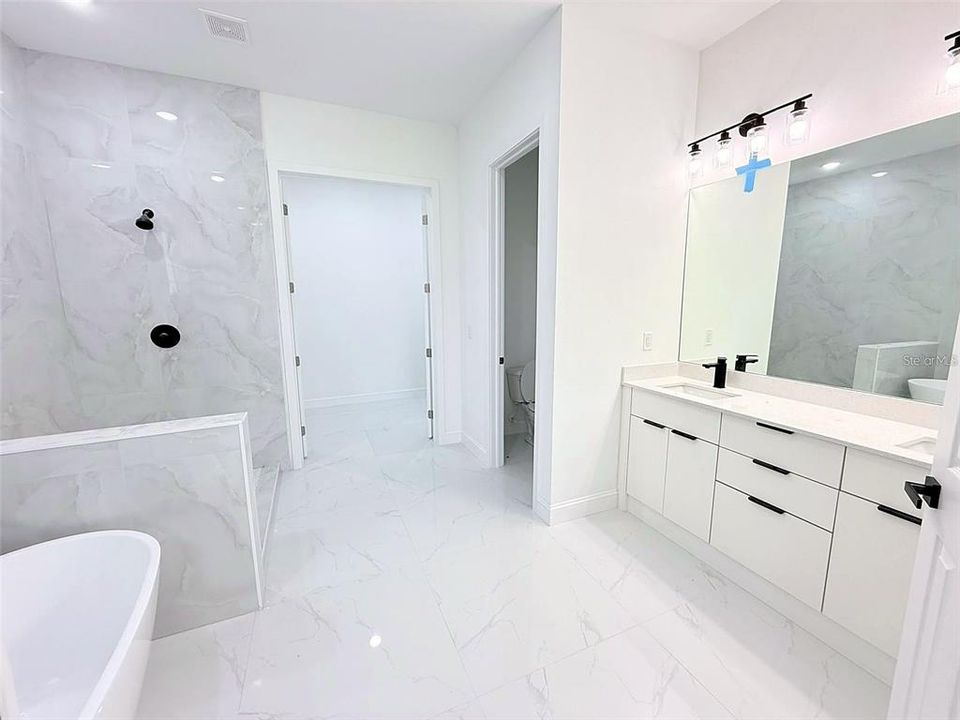 For Rent: $2,400 (4 beds, 3 baths, 2158 Square Feet)