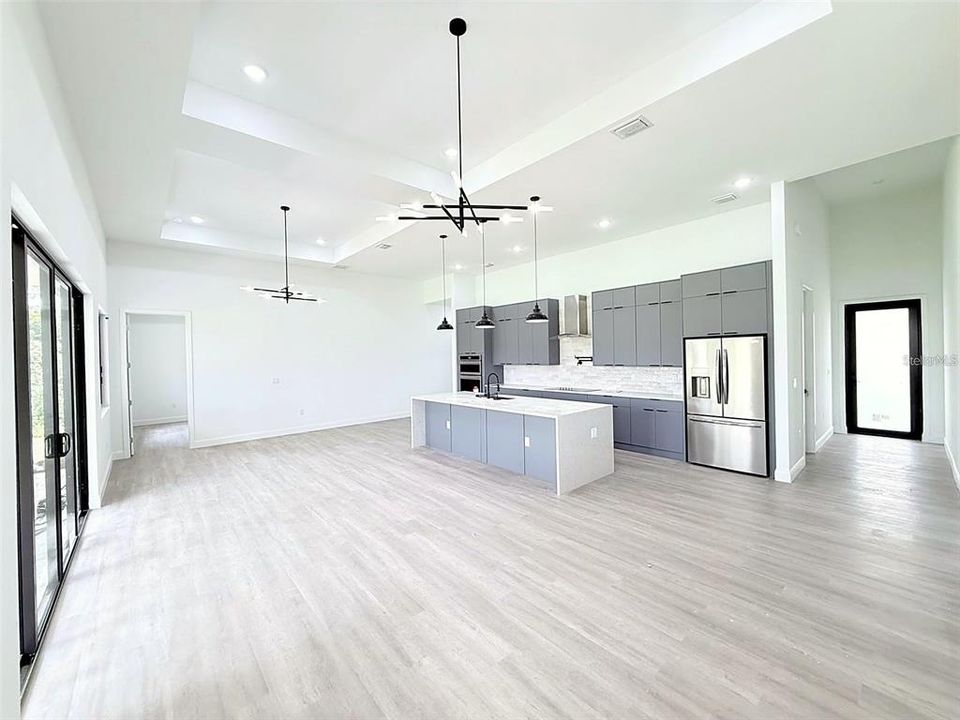 For Rent: $2,400 (4 beds, 3 baths, 2158 Square Feet)