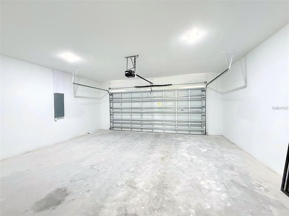 For Rent: $2,400 (4 beds, 3 baths, 2158 Square Feet)