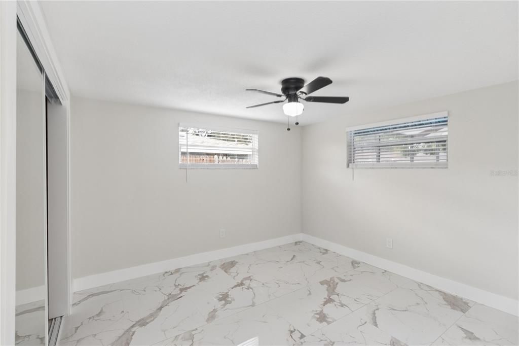 En Venta: $325,000 (4 camas, 2 baños, 1451 Pies cuadrados)
