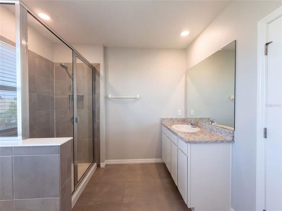 En Venta: $490,000 (4 camas, 4 baños, 3878 Pies cuadrados)